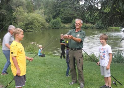 gratis-fischen-und-grillen-am-hallenbadteich-2019